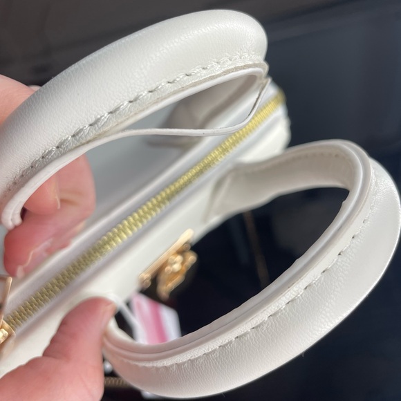 Mini White Quilted Handbag - Picture 13 of 13